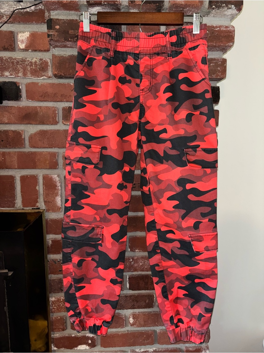 Y2K Red Camouflage Cargo Joggers Jeans Women’s Size 28 Juniors Size 7